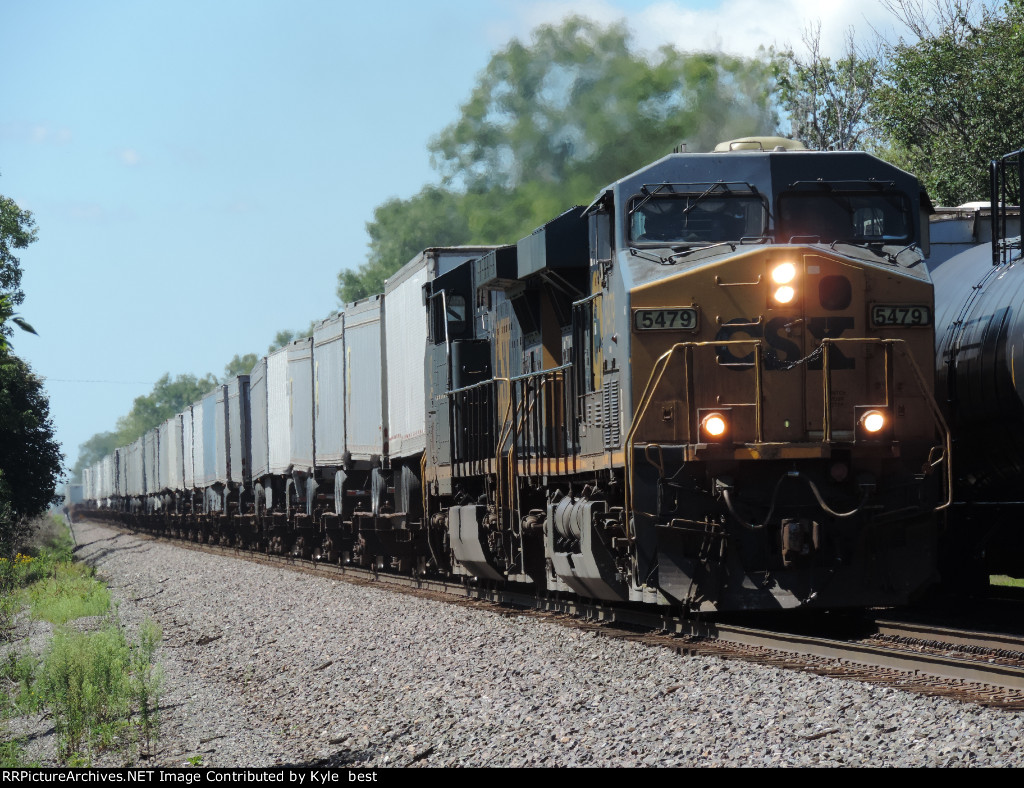 CSX 5479 on I002